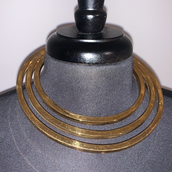 Gold Cutout Collar Necklace - Picture 2 of 8